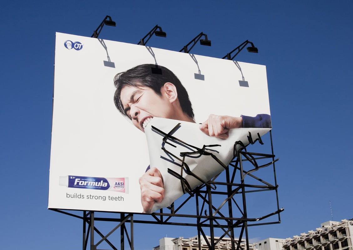 Campaña de dentífrico de Formula Publicidad exterior: cartel de Formula