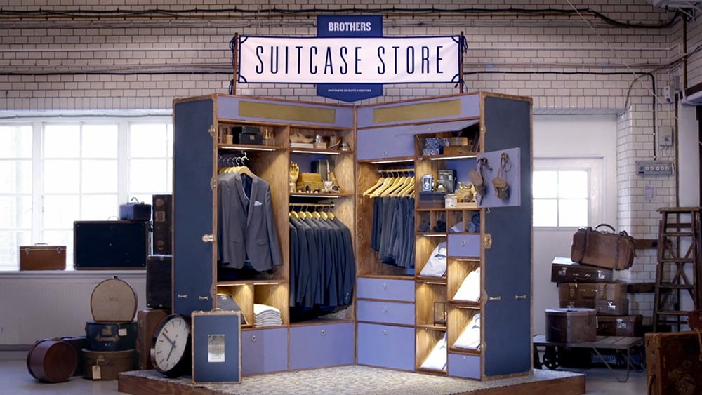 Une valise géante a été utilisée pour ce pop-up Brothers shop en Suède. Droit d’auteur : www.trendland.com