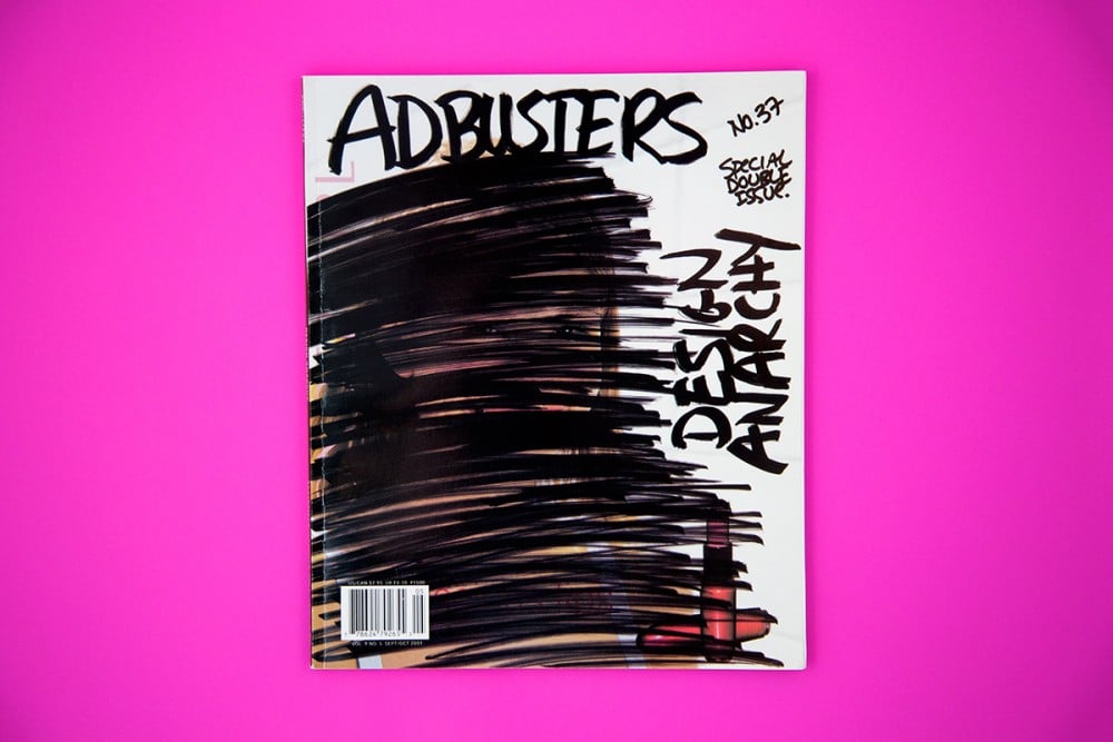 Une des couvertures que Barnbrook a créées pour Adbusters.