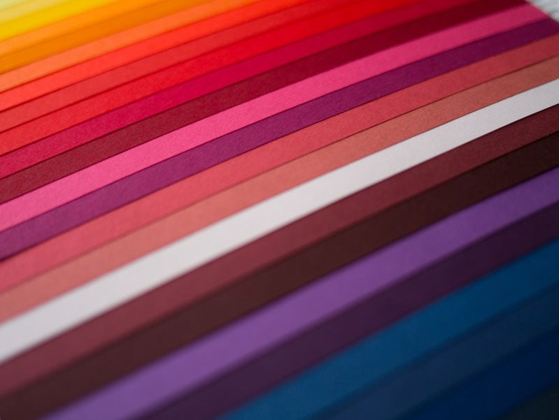I colori, il loro e l'identità di un brand sono aggiornati e rivisti nel processo di rebranding I colori, il loro e l'identità di un brand sono aggiornati e rivisti nel processo di rebranding