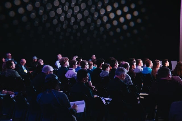 Live events. Didascalia: Copyright: Photo by Headway on Unsplash Live events. Didascalia: Copyright: Photo by Headway on Unsplash