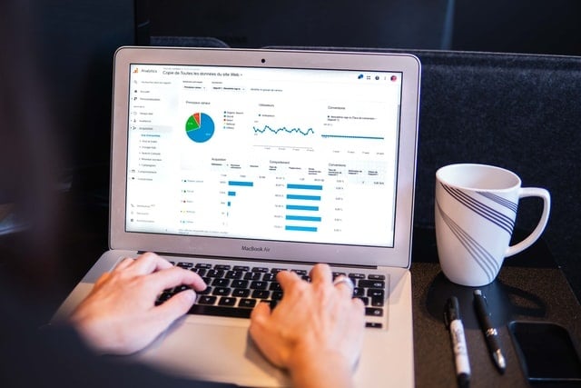 Google Analytics. Didascalia: Copyright: Photo by Myriam Jessier on Unsplash Google Analytics. Didascalia: Copyright: Photo by Myriam Jessier on Unsplash